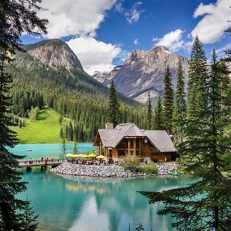Emerald Lake Lodge Field Eksteriør bilde