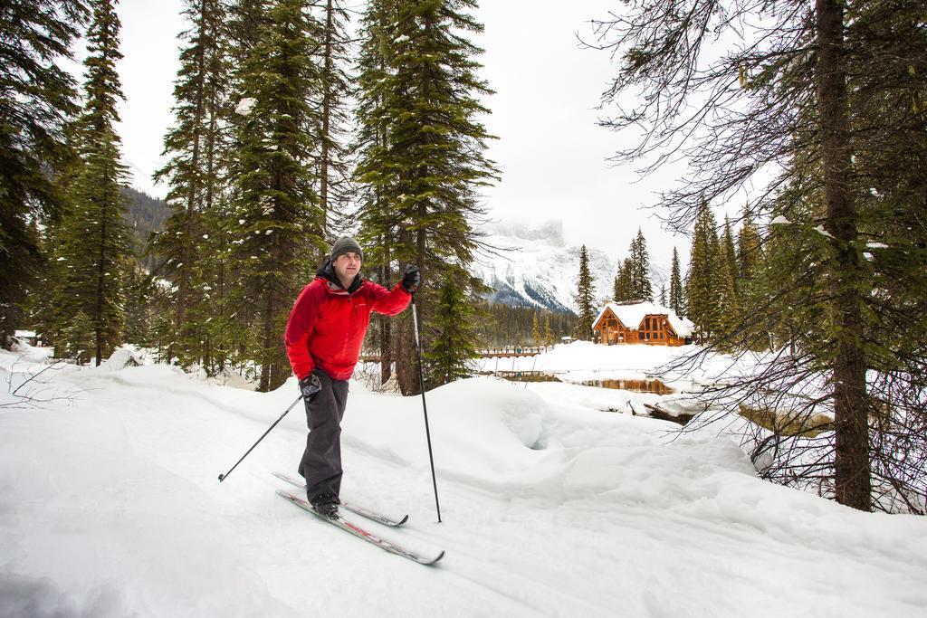 Emerald Lake Lodge Field Eksteriør bilde