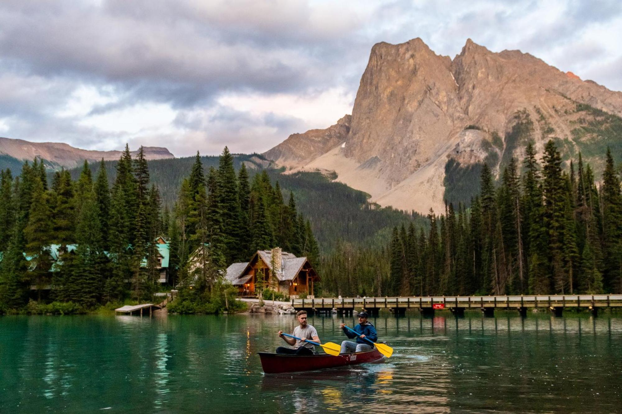 Emerald Lake Lodge Field Eksteriør bilde