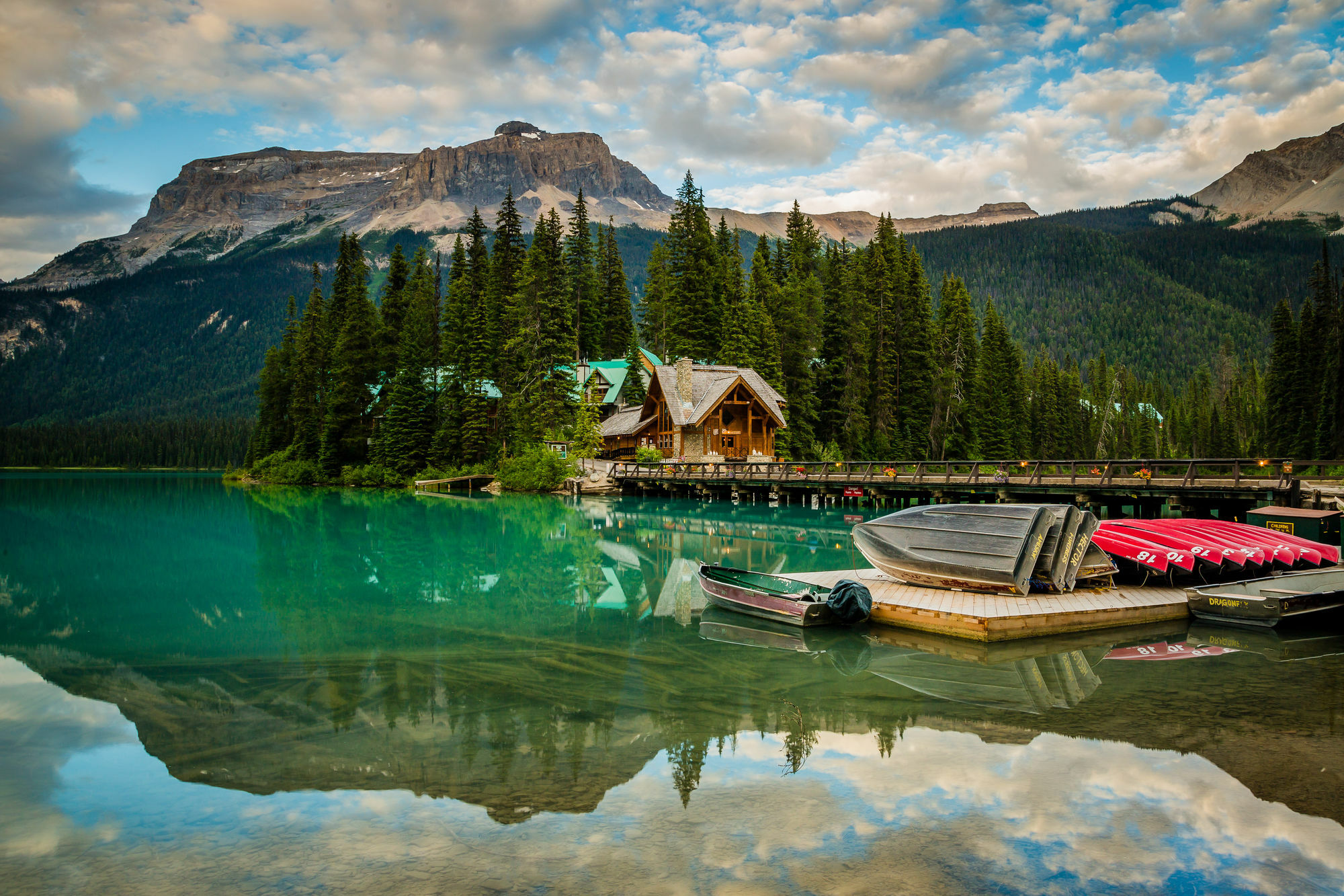 Emerald Lake Lodge Field Eksteriør bilde